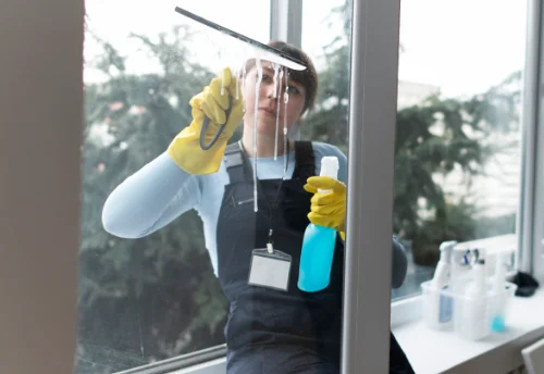 Nettoyage de vitres intérieures et extérieures à Étables